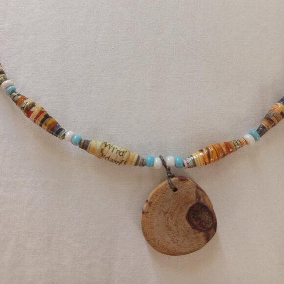 Handmade (Nalepo Maasai Women's Group) bead necklace with matching earrings - Picture 5 of 9